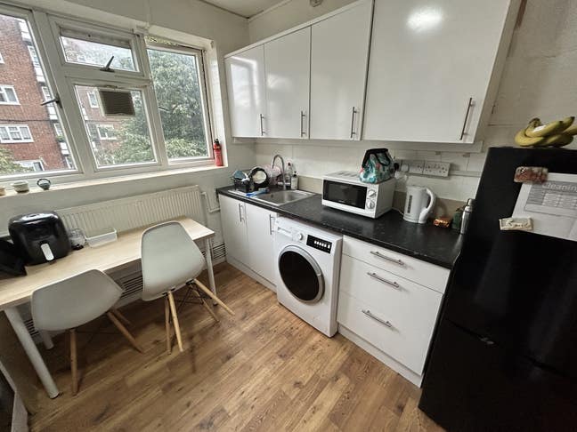 Large balcony double room bills inc! Vauxhall SW8 Main Photo