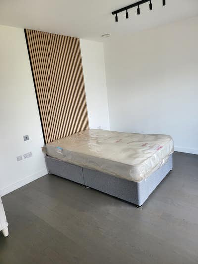 Spanking New flat to share  Main Photo