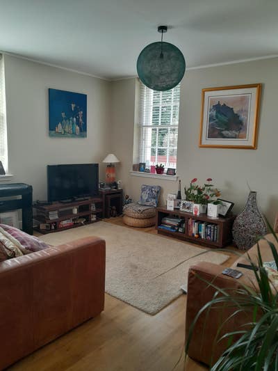 Single room with own shower&#47;bathroom. Main Photo