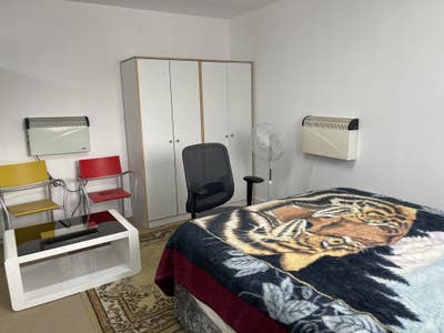 Studio Flat to rent HP13 Main Photo
