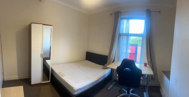 Stylish bedrooms close to universities and town Main Photo