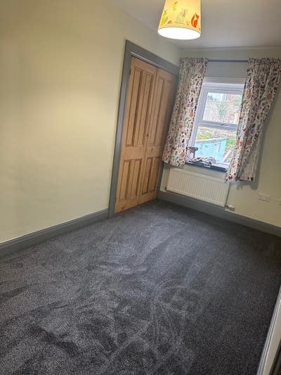 Newly decorated small double Main Photo