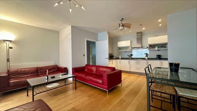 Stunning appartment next to the river Main Photo