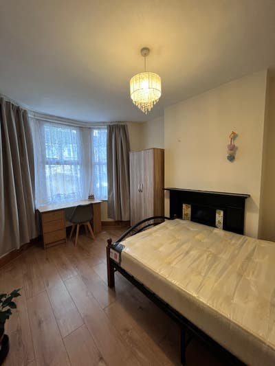 Double room close to Welling station  Main Photo