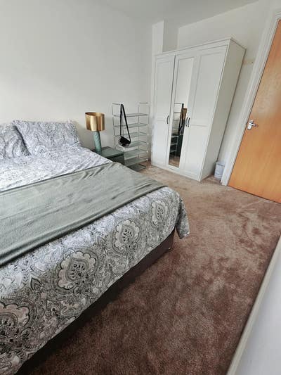 Comfortable, spacious double in a New Cross home! Main Photo