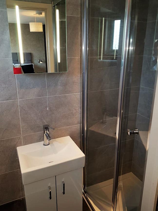 Compact Serviced studio 5 min walk to QEH Main Photo