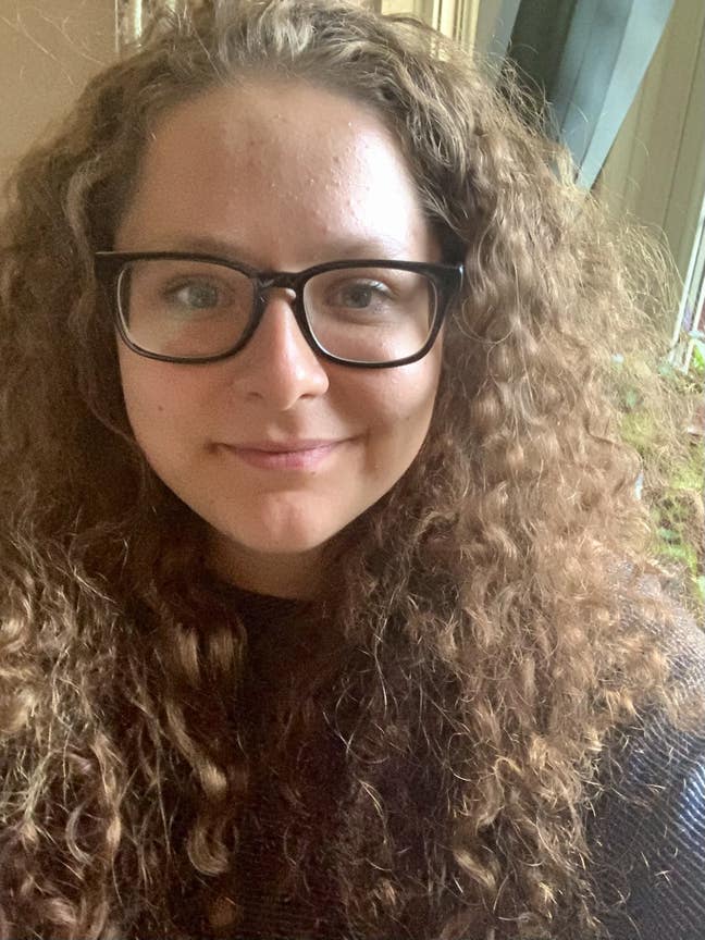 Female looking for room Main Photo