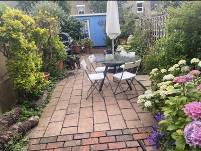 Dbl Rm in Beautiful Spot - Friendly & Independant  Main Photo