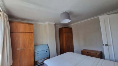Double Room Available, comfortable 3-bedroom house Main Photo