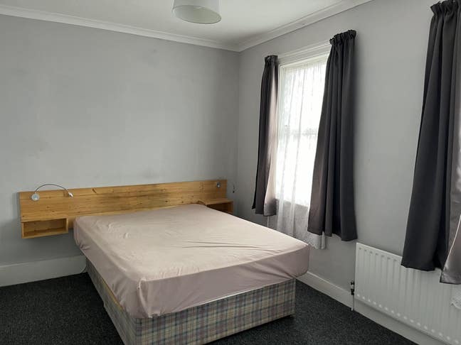 Extremely spacious houseshare in Plumstead Main Photo