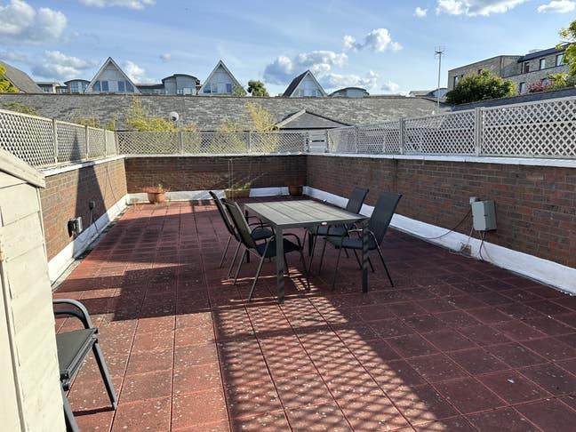 Friendly Easy Going House / Terraza  & Garden Main Photo