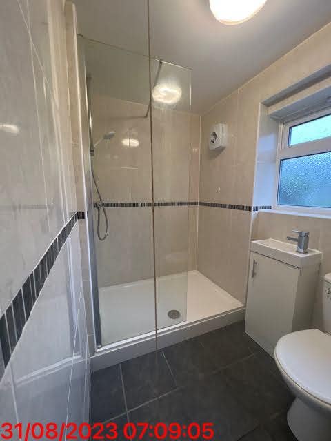 Beautiful Furnished 5 Bed House Treforest  Main Photo