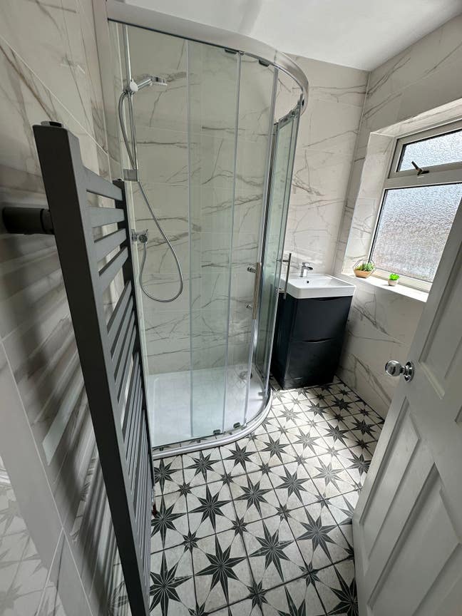 Bedroom to Rent -Huntington  Main Photo