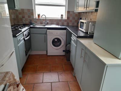 Single Rooms to Let Main Photo
