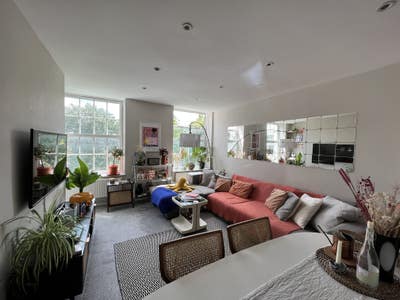1 Furnished Double Bedroom  near Bermondsey Street Main Photo