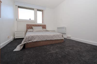 Bright & spacious double room on the Northern Line Main Photo
