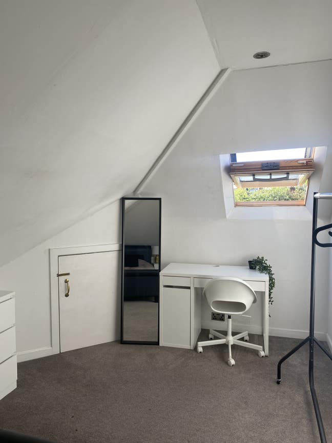 Large Double Room to rent Main Photo