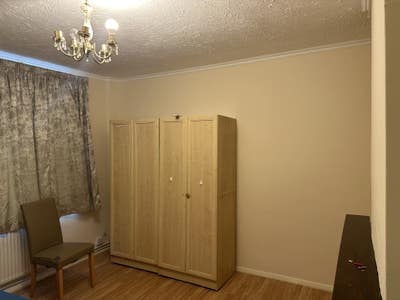 Large Double Room  (Female or couples preferred Main Photo