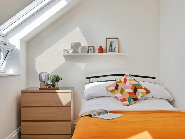 Spacious and bright double rooms near BP Main Photo