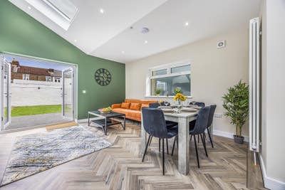 Stylish En-Suite Room | 50% off First Month Main Photo