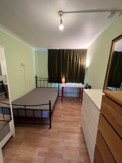 Cosy double room for a single use in a clean flat. Main Photo