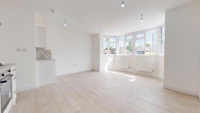 Newly refurbished 2 bed Flat in Willesden Green Main Photo