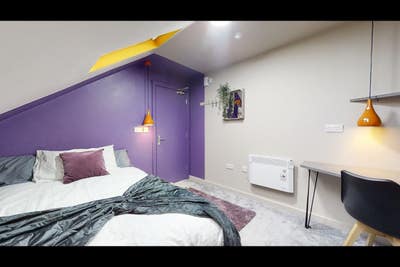 Rom 6:  Modernly Furnished Room Main Photo