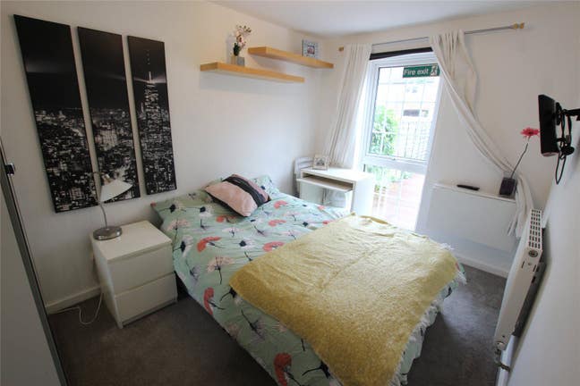 Double Room- Cleaning & Gardening Included, SE16 Main Photo