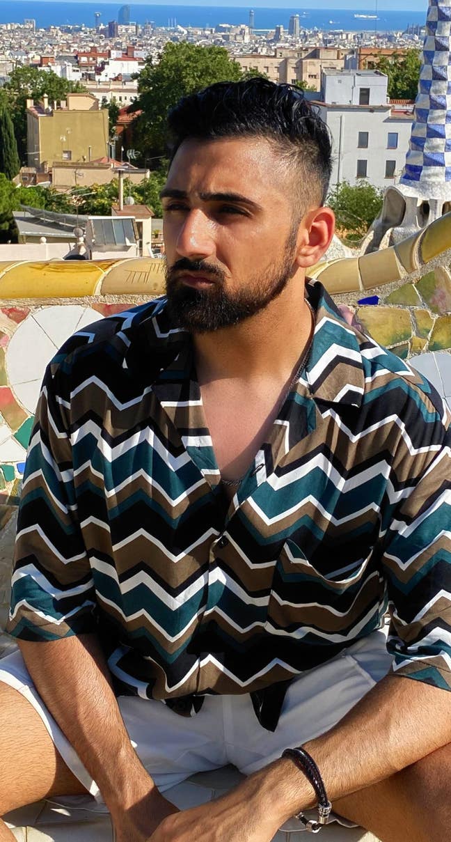 Professional seeks double room / buddy ups  Main Photo