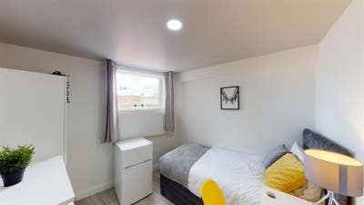Single Room In Harrow Road, &pound;700 PCM Main Photo