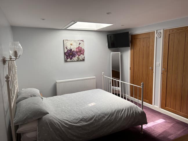 Quiet, comfortable  en-suite room close to HPC Main Photo