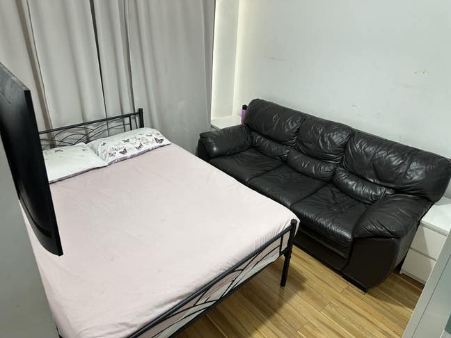 Double room to rent £800 for 1 female Main Photo