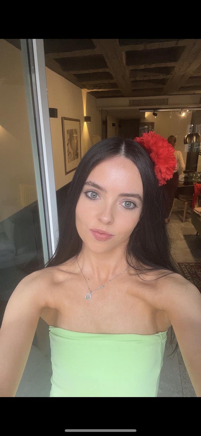 Hi, My name is Erin i’m 23 years old and fr... Main Photo