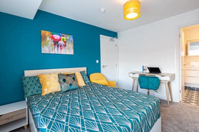 Luxury En-Suite Double Room in Central Oldham!  Main Photo