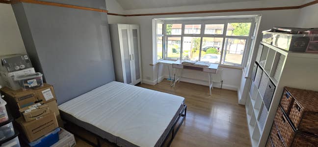 Large Double room, 8 min walk from stn. Main Photo