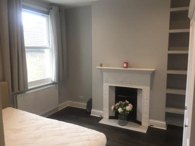 Balham/Wandsworth Common King Bedroom Main Photo