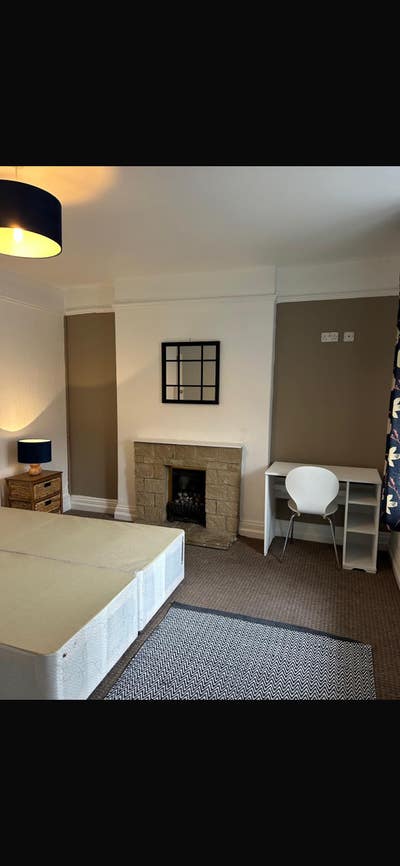Furnished Double Room in Central Glastonbury  Main Photo