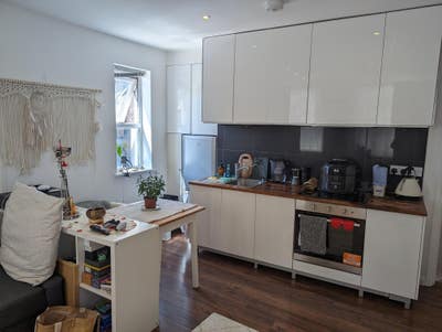 Whole apartment in Aldgate East Main Photo
