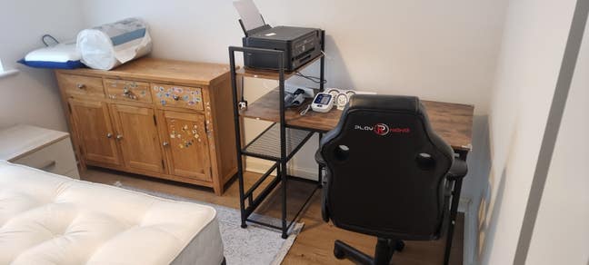 Professional lodger wanted Main Photo