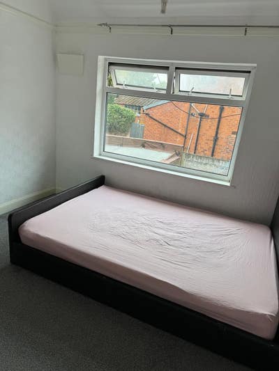 Room for rent  Main Photo