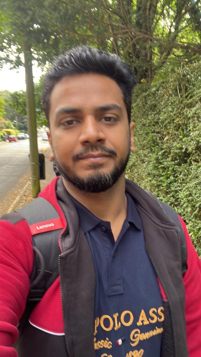 I am a professional male aged 29. I am lookin... Main Photo