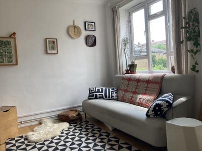 Hackney home for 2 - double bed garden flat Main Photo