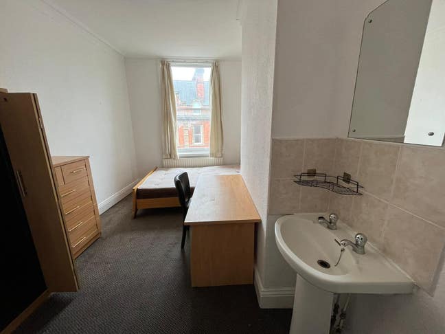 *******Now Now Now - City - Bills INC ***** Main Photo