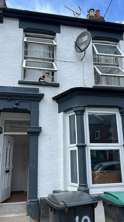 Lovely 2 Bed Ground Floor Flat  Main Photo