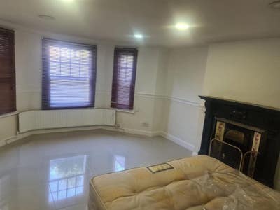 1 bedroom flat in Stamford Hill all bills included Main Photo