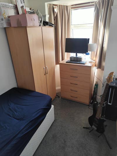 1 Room Available at NW27Sa Available,October 11Th Main Photo