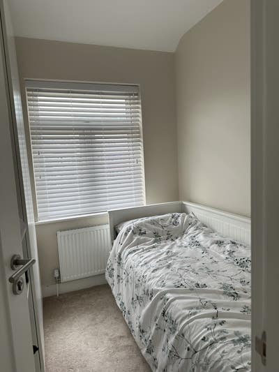 Single Box Room Avaliable Main Photo