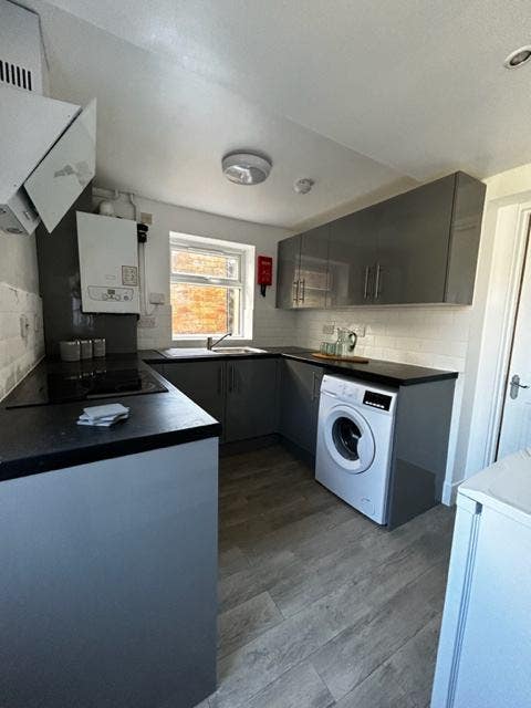 1 Furnished Bedroom Available For Rent Main Photo