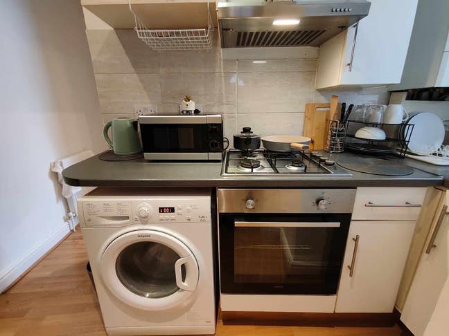 2 bedroom ground floor flat to rent Main Photo