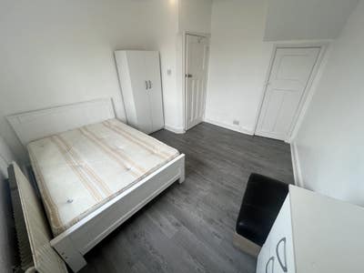 Spacious double room in High Barnet  £800PCM Main Photo